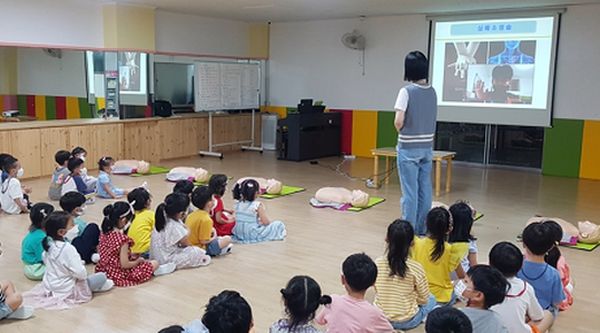 내년부터 서울 모든 유치원 무상급식 시작