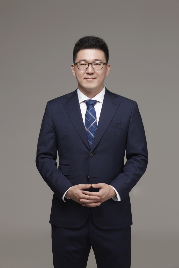 [톡톡 리딩금융인] GA업계 첫 세무사 출신 지사장 정식한 억대 연봉 만들어주는 매직맨 되고 싶다
