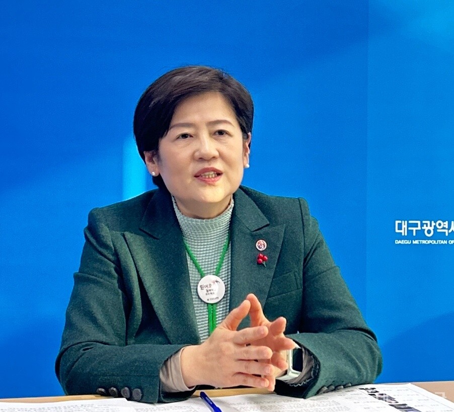 'AI 디지털교과서' 설명하는 강은희 대구교육감