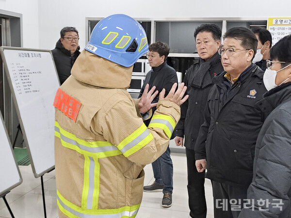 김천시의회 의원들, 코오롱생명과학 김천2공장 화재 현장 방문