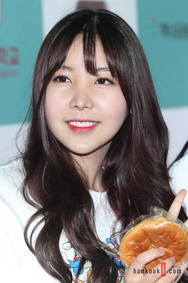 오렌지캬라멜 레이나 물 오른 미모