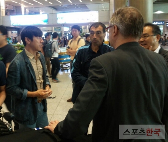 슈틸리케 “동아시안컵은 올림픽대표팀과 함께”