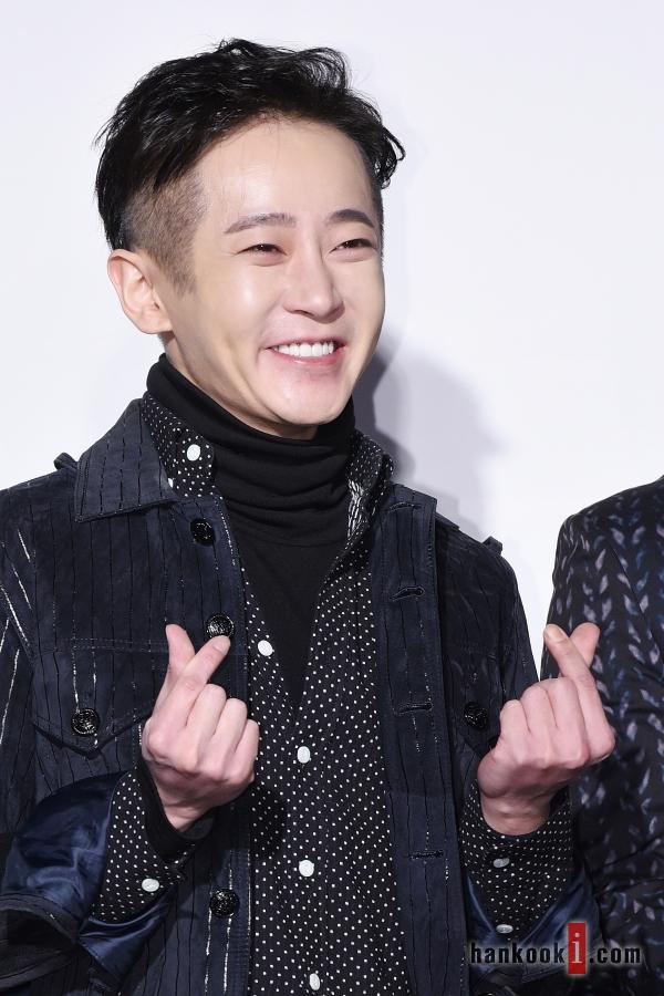 제이윤 수줍은 하트 제의