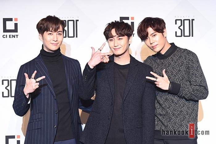 더블에스 301, 개성 넘치는 포즈