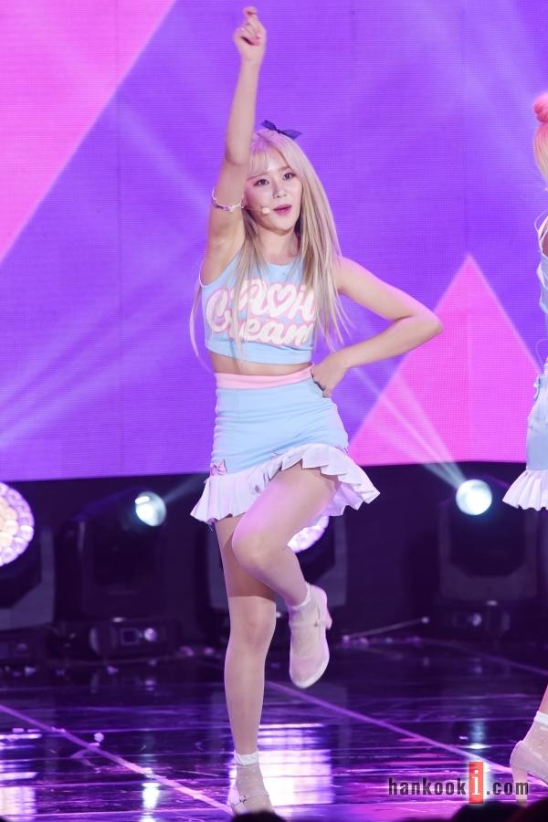 AOA크림 유나 달콤한 퍼포먼스~