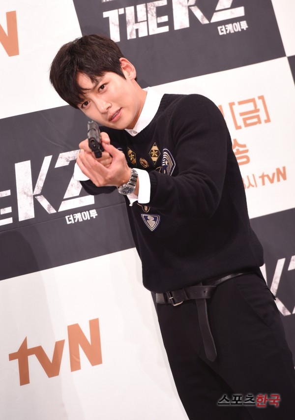 THE K2 지창욱, 눈빛으로 팬심 저격
