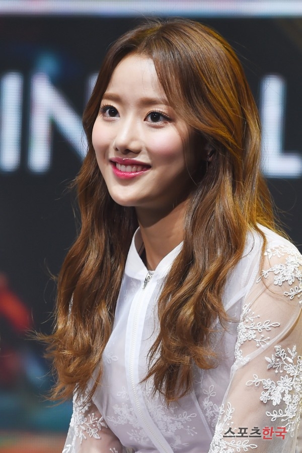  에이프릴 나은, 더 예뻐졌네! 
