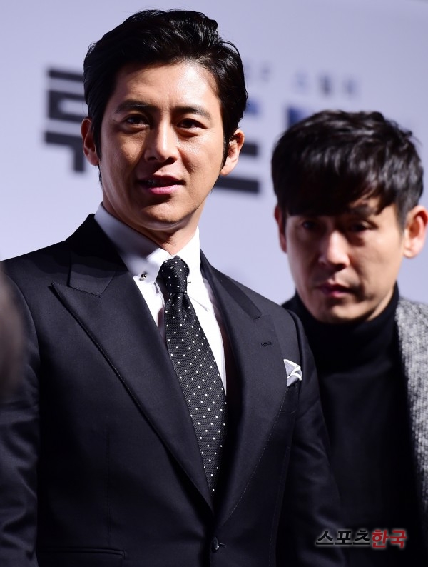  고수, 변하지 않는 잘생김 