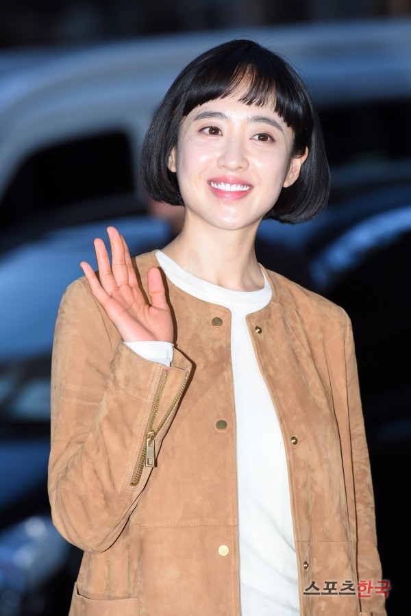  김민정, 귀어움 더하는 헤어스타일 (맨투맨 종방연) 