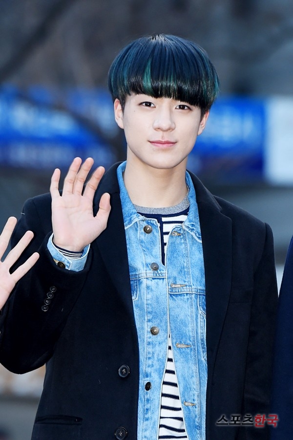  NCT 드림 제노, 독특한 헤어 컬러 (뮤직뱅크 출근길) 