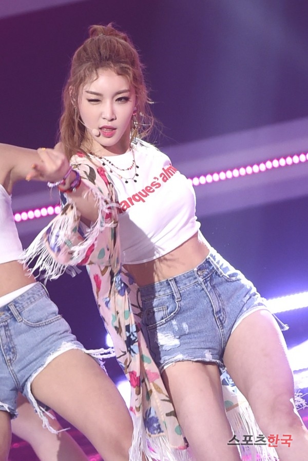  청아, 운동으로 다져진 섹시한 몸매 