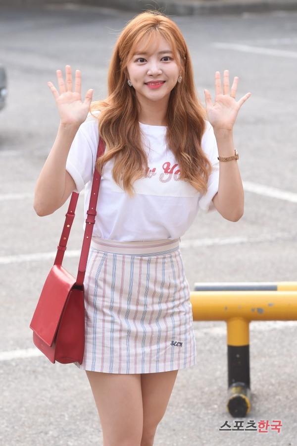  라붐 해인 상큼한 손인사(뮤직뱅크 출근길) 