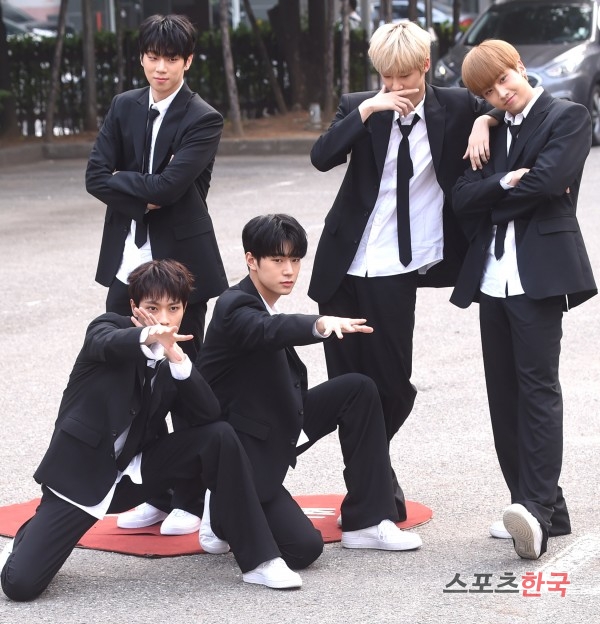 크나큰, 90년대 아이돌 연상시키는 포즈(뮤직뱅크 출근길) 