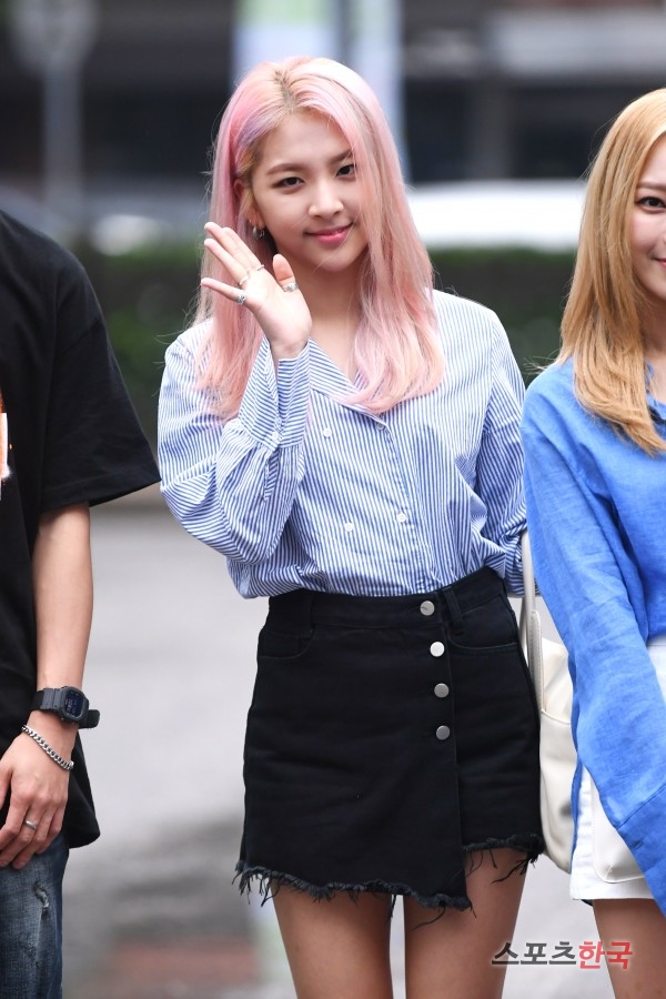  카드 전지우, 알록달록 헤어스타일(뮤직뱅크 출근길) 