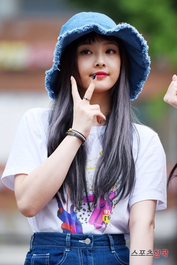  소나무 뉴썬, 매력 철철~ (뮤직뱅크 출근길) 