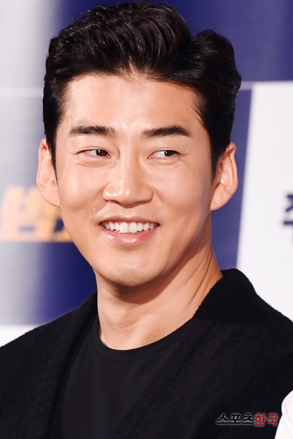  윤계상, 말끔해진 헤어스타일 