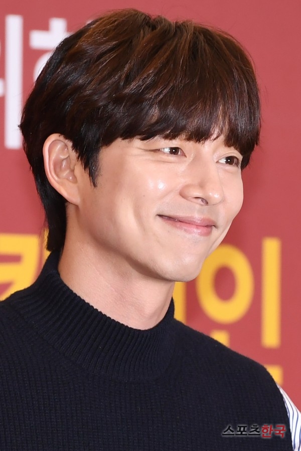  공유, 열살은 어려보이는 헤어스타일 