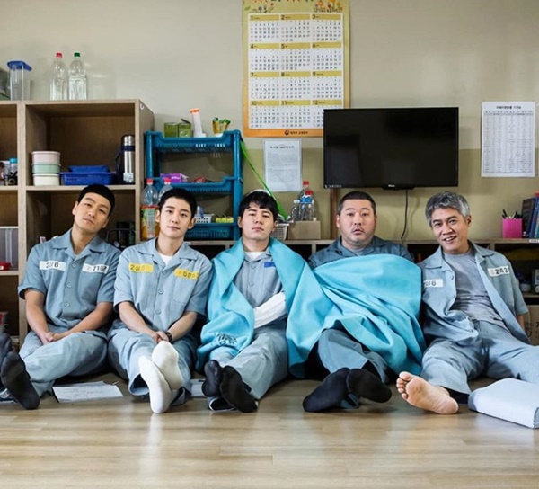  슬기로운 감빵생활 정해인, 촬영장서 포착된 훈훈 비주얼 2상6방♥ 