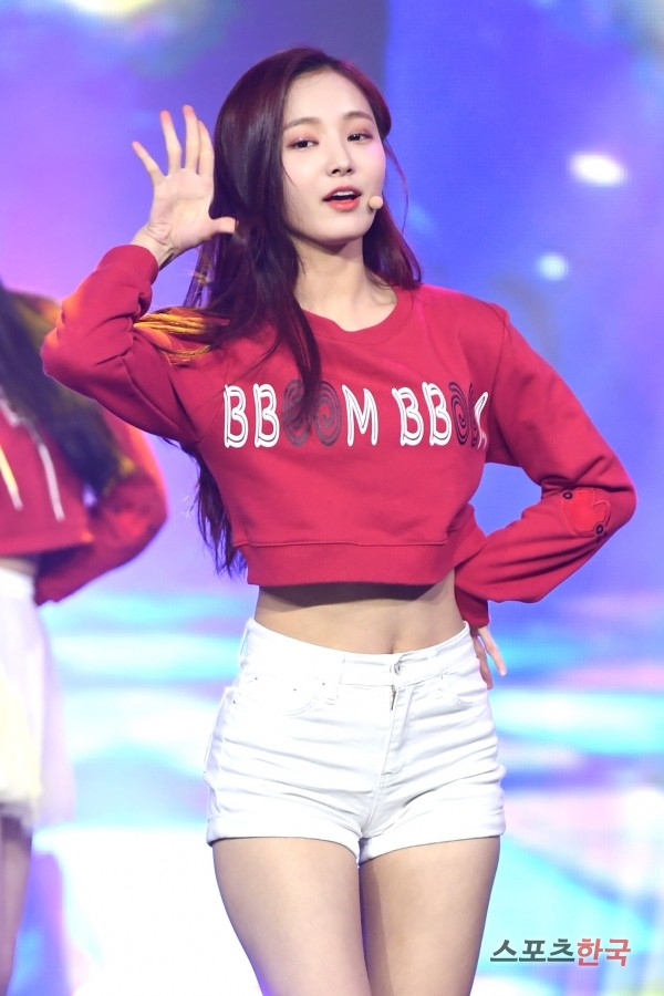  모모랜드 연우, 무대에서 더 빛나는 미모 