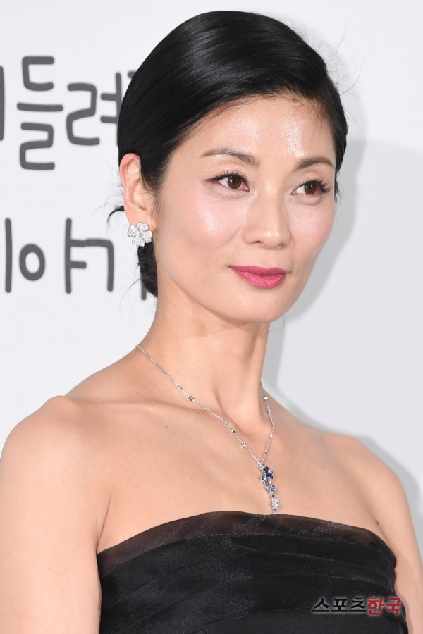  강수진, 정갈한 헤어스타일 