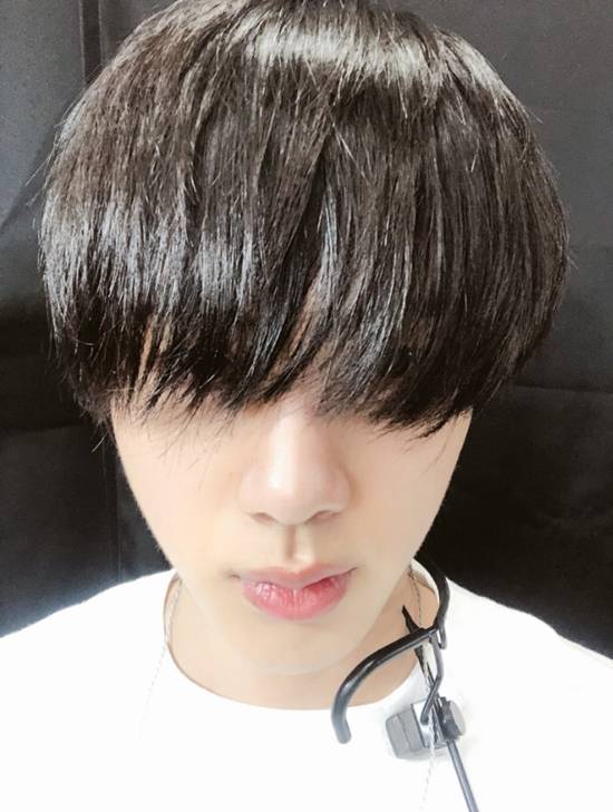  방탄소년단 진, 난해한 헤어스타일도 OK…숨길 수 없는 비주얼 