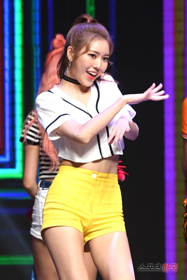  [포토] 모모랜드 제이 리듬을 타며~ 