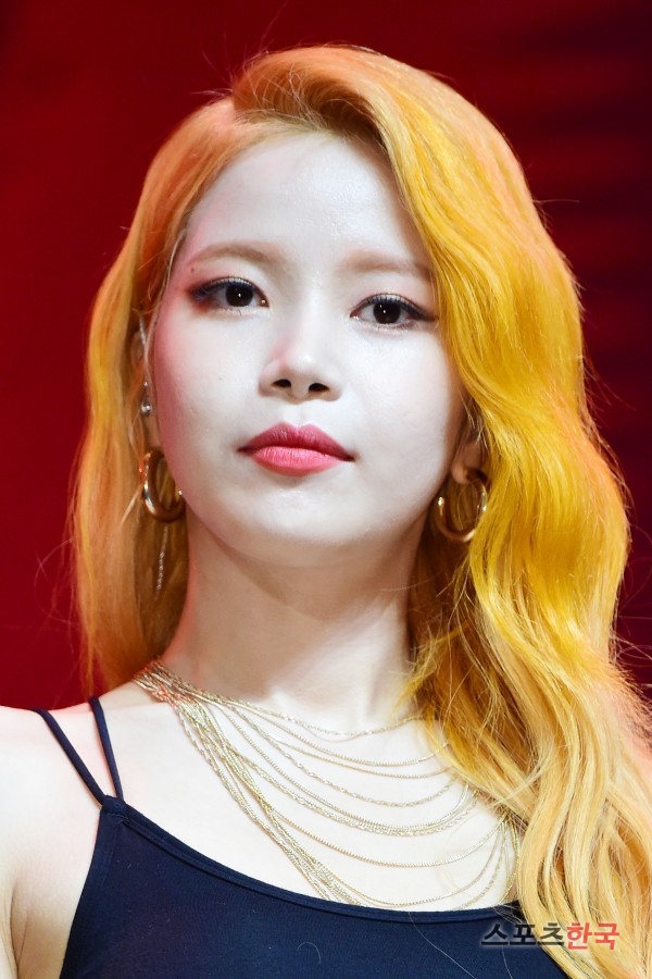  마마무 솔라, 그윽한 눈빛 