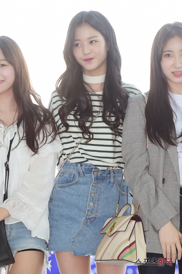  아이즈원 장원영, 웨이브 돋보이는 미모 
