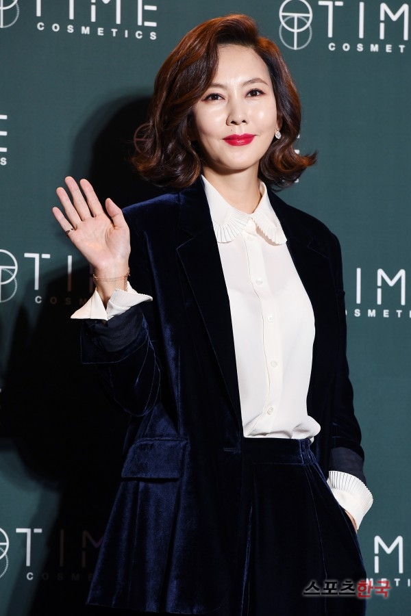  김남주, 우아함 살리는 헤어스타일 