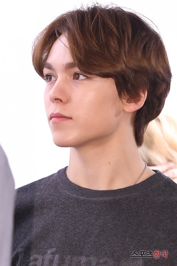  세븐틴 버논, 인형처럼 예쁜 속눈썹 