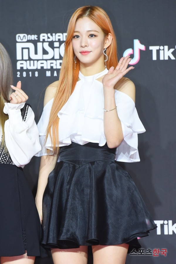  프로미스나인 이채영, 상큼한 오렌지 헤어 (2018 MAMA) 