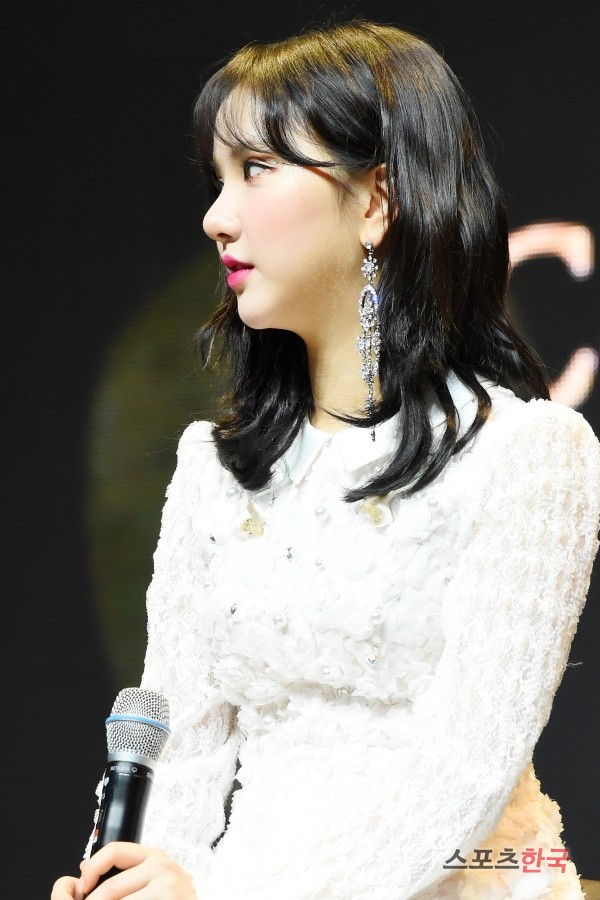  여자친구 은하 옆태가 살아있네 