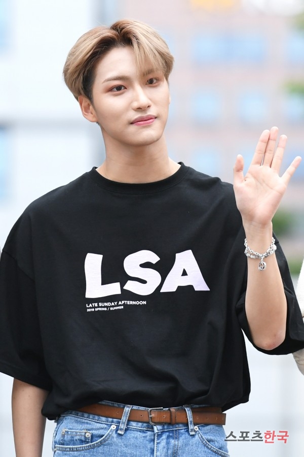  에이티즈 성화, 센터 비주얼 (뮤직뱅크 출근길) 