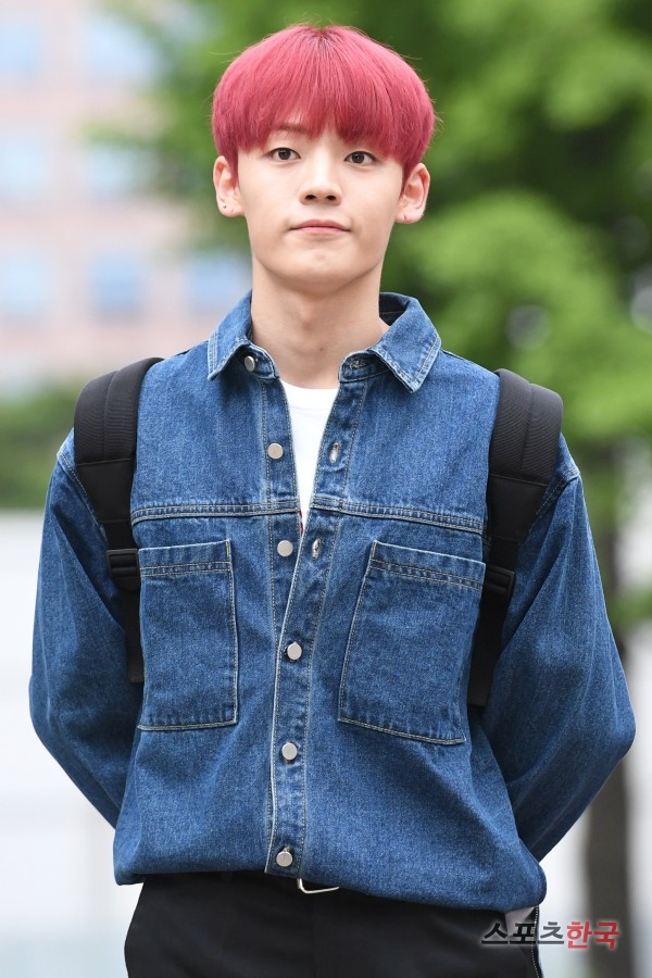  에이스 찬, 깔끔한 남친룩 (뮤직뱅크 출근길) 