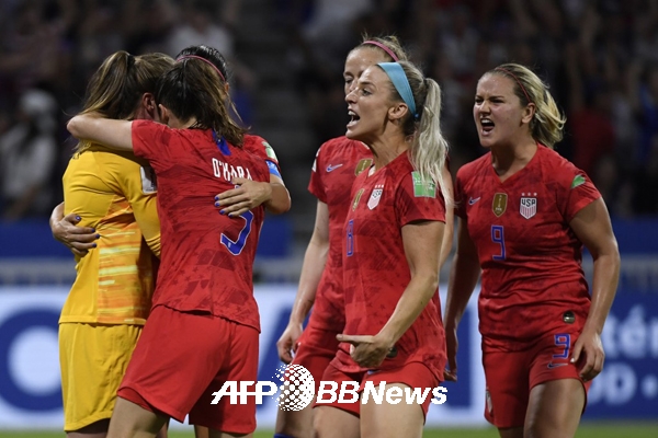  '피파랭킹 1위' 미국, 잉글랜드 꺾고 2019 여자월드컵 결승 선착 