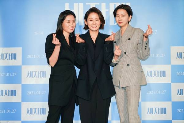 [E!현장] 단순하지만 따뜻한 위로…문소리·김선영·장윤주 세자매, 뭉클한 열연(종합)