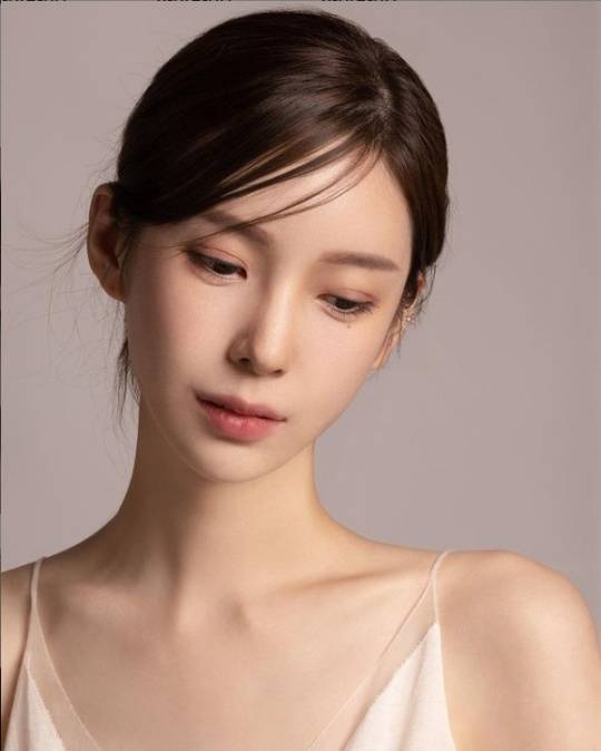 야옹이 작가, 고혹적 비주얼에 청순미…분위기 미인