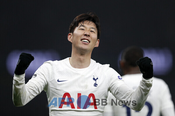 챔스 진출 토트넘, 노리치 5-0 격침... 손흥민, 공동 득점왕