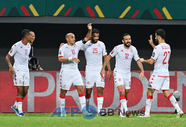 '속수무책' 일본, 튀니지에 0-2 끌려가(후반 31분)