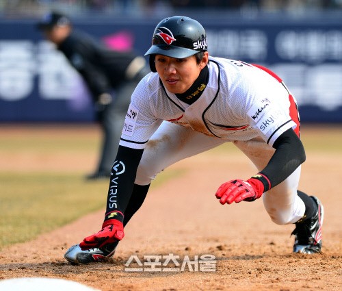 막내 반란 kt, 우승후보이자 통신 라이벌 SK 제압
