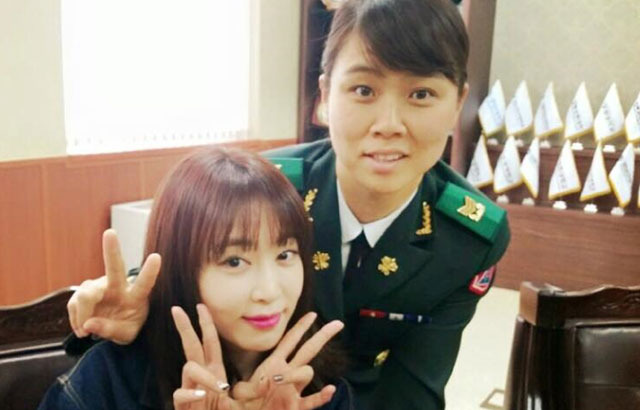 강예원, 마녀소대장과 재회… 무슨 말 나눴나?