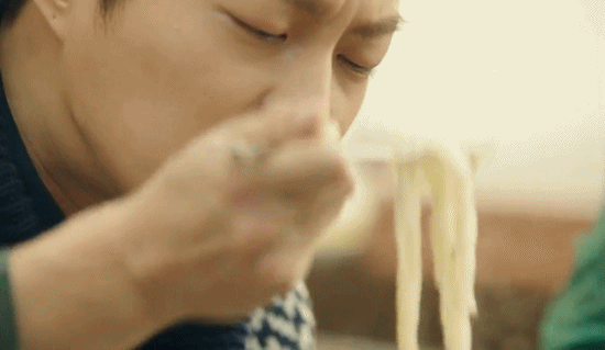 [TF움짤뉴스] 식샤님이 돌아왔다! 윤두준 표 먹방의 품격