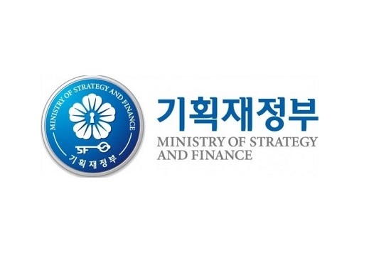 공공기관, 임금피크제 안 하면 내년 연봉인상률 절반 삭감
