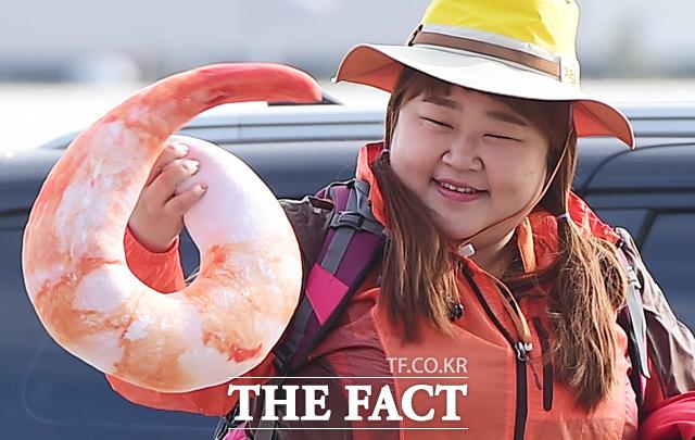 [TF 클릭] 왕새우와 함께 떠나요…홍윤화, 제대로된 먹방을 보여줄게!