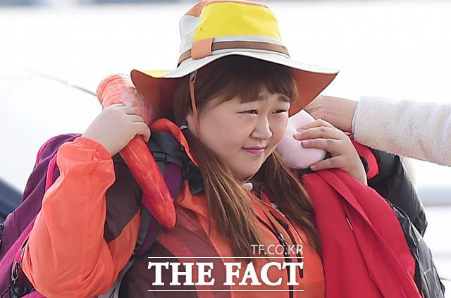 [TF 클릭] 왕새우와 함께 떠나요…홍윤화, 제대로된 먹방을 보여줄게!