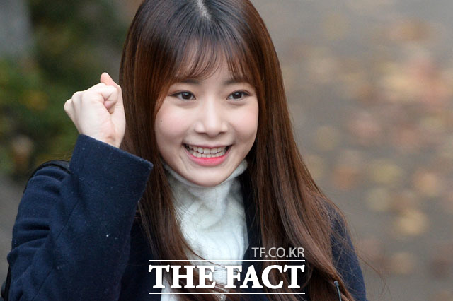 [TF포토] 에이프릴 전 멤버 현주, 저도 수능 봐요~
