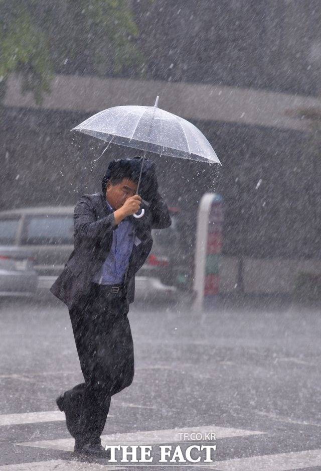  [오늘날씨] 남부지방 강한 비…수도권 폭염주의보