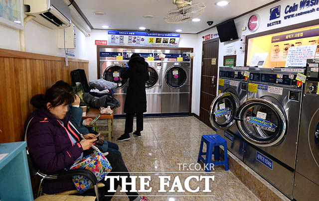 [TF포토] 동장군이 가져온 이색 특수…코인빨래방 북새통