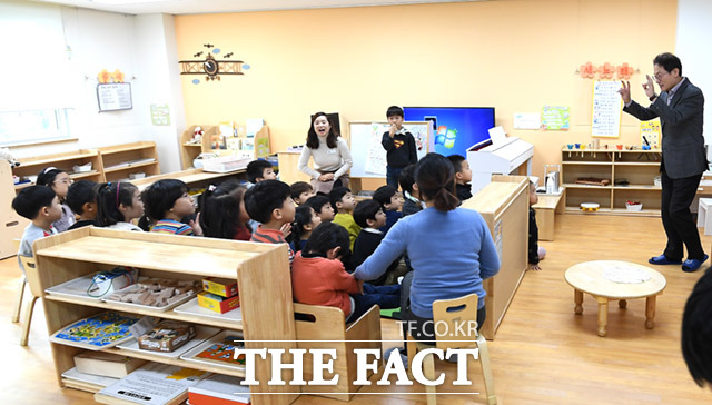 [TF포토] 공립 양재유치원 개원식 참석한 조희연 교육감