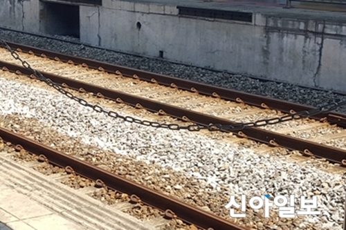 경의선 시운전 열차 탈선…코레일 직원 1명 사망